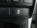 VSC(Vehicle Stability Control)付です。 横滑りを防止する装置です。 万が一の時に作動する、安全のための装置です。