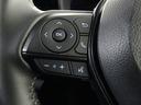 ステアリングスイッチ付き。前方から目を離すことなく操作することが可能です。