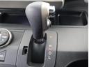 親しみやすいシフトです。　坂道や信号の多い日本では操作が簡単でいいです。　シフトチェンジしやすい所に配置されているので操作し易いですよ。