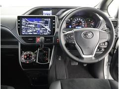 ���촶�Τ����������줿�ǥ�����Υ���ѥ͡����ѥͥ��ɥ饤�С����濴�Ȥ������֤Ǥ��� 4