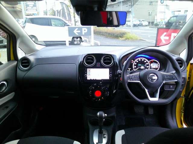 ノート １．２　Ｘ　ＤＩＧ－Ｓ　インテリジェントクルーズコントロール　エマージェンシブレーキ　アイドリングストップ機能　左右エアバック　禁煙　ＡＡＣ　スマキー　バックカメラ付き　アルミホイール　ＬＥＤライト　サイドカメラ　レーンアシスト　ＥＴＣ　パワーウィンドウ　ＡＢＳ（4枚目）