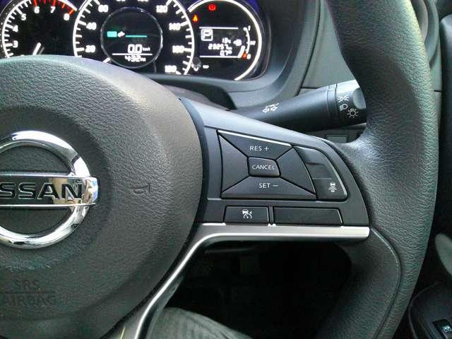 ノート １．２　Ｘ　ＤＩＧ－Ｓ　インテリジェントクルーズコントロール　エマージェンシブレーキ　アイドリングストップ機能　左右エアバック　禁煙　ＡＡＣ　スマキー　バックカメラ付き　アルミホイール　ＬＥＤライト　サイドカメラ　レーンアシスト　ＥＴＣ　パワーウィンドウ　ＡＢＳ（5枚目）