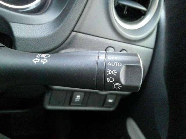 ノート １．２　Ｘ　ＤＩＧ－Ｓ　インテリジェントクルーズコントロール　エマージェンシブレーキ　アイドリングストップ機能　左右エアバック　禁煙　ＡＡＣ　スマキー　バックカメラ付き　アルミホイール　ＬＥＤライト　サイドカメラ　レーンアシスト　ＥＴＣ　パワーウィンドウ　ＡＢＳ（19枚目）