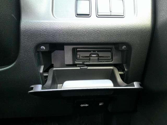 セレナ 2.0 ハイウェイスター V ハンズフリー機能付両側オートスライドドア サイドエアバッグ アラウンドビュ- 1オナ アルミ 衝突被害軽減 LDP エアバッグ 両側オートスライドドア LEDライト クルコン インテリジェントキー 禁煙 サイドカメラ メモリーナビ ナビTV(17枚目)