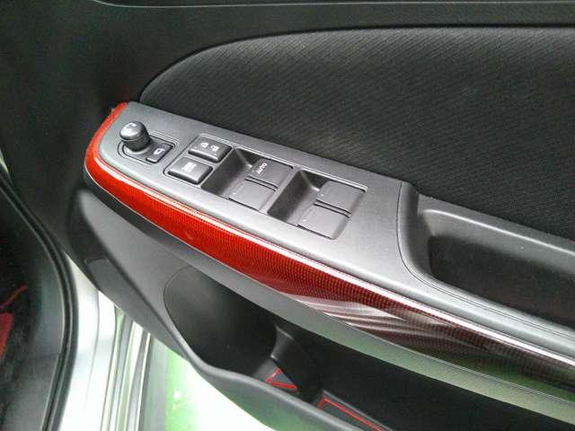 スイフトスポーツ スポーツ　１．４　セーフティパッケージ装着車　クルーズコントロール　シートヒーター　被害軽減ブレーキ　ＬＤＡ　セキュリティ　ワンセグ　ＳＲＳ　ＡＢＳ付　ナビＴＶ　Ｗエアバック　禁煙　ＬＥＤヘットランプ　自動追従　全席ＰＷ　フルオートエアコン　パワーステアリング　ＡＷ　サイドＳＲＳ（13枚目）