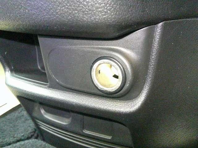 セレナ 2.0 ハイウェイスターVセレ+セーフティ S-HYBRID インテリジェントキー 車線逸脱警報装置 オートクルーズコントロール ナビ TV ETC オートエアコン ワンオーナー ドライブレコーダー パワーウィンドウ 助手席エアバッグ 運転席エアバッグ キーレス(22枚目)