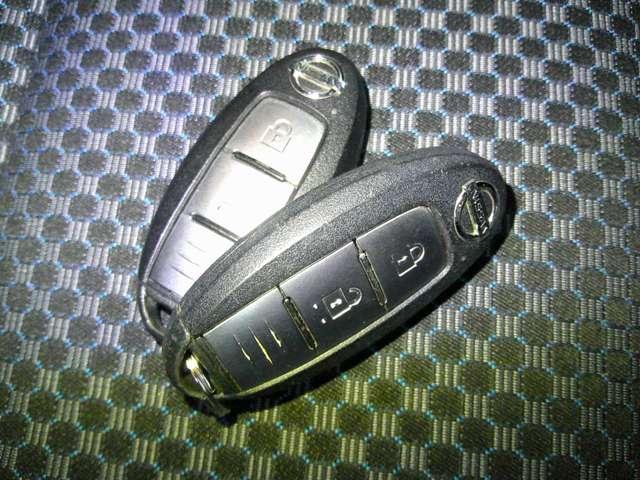 �C���e���W�F���g�L�[�@�h�A���b�N�̊J��G���W���X�^�[�g�̑�����{�^���ЂƂłn�j�Ȃ�ł��B���������ŁA���肪�ǂ����Ă��鎞���L�[���|�P�b�g�ɓ���Ă���΃{�^����Ńh�A���b�N���J�o���܂���I