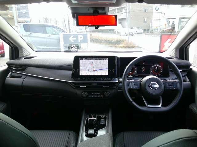 オーラ １．２　Ｇ　レザーエディション　ＢＯＳＥスピーカー　電動パワーシート　スマ－トキ－　盗難防止装置　ＥＴＣ車載器　ＡＨＢ　ＬＥＤライト　ナビ＆ＴＶ　追従式クルーズコントロール　レーンキープ　禁煙車　アルミホイール　エアバッグ　エアコン（4枚目）