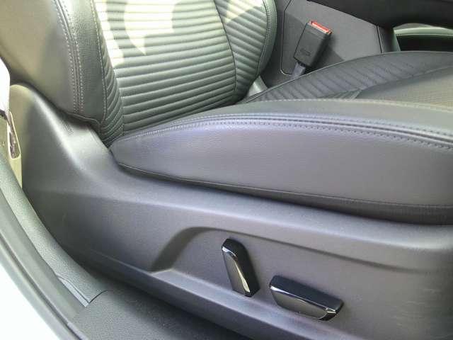 オーラ １．２　Ｇ　レザーエディション　ＢＯＳＥスピーカー　電動パワーシート　スマ－トキ－　盗難防止装置　ＥＴＣ車載器　ＡＨＢ　ＬＥＤライト　ナビ＆ＴＶ　追従式クルーズコントロール　レーンキープ　禁煙車　アルミホイール　エアバッグ　エアコン（6枚目）