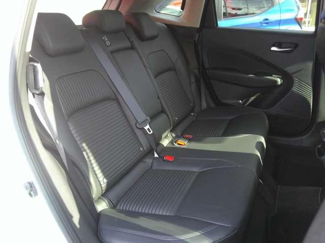 オーラ １．２　Ｇ　レザーエディション　ＢＯＳＥスピーカー　電動パワーシート　スマ－トキ－　盗難防止装置　ＥＴＣ車載器　ＡＨＢ　ＬＥＤライト　ナビ＆ＴＶ　追従式クルーズコントロール　レーンキープ　禁煙車　アルミホイール　エアバッグ　エアコン（29枚目）