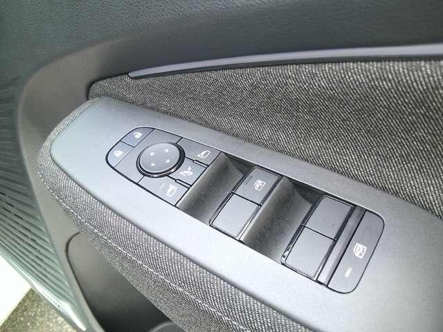 オーラ 1.2 G レザーエディション ハンドル&シートヒーターBOSEサウンド シートヒータ スマ-トキ- 盗難防止装置 ETC車載器 AHB 寒冷地 元試乗車 LEDライト ナビ&TV 追従式クルーズコントロール レーンキープ 禁煙車(24枚目)