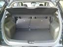 後席シートの両側収納で大きなラゲッジスペースができあがります。