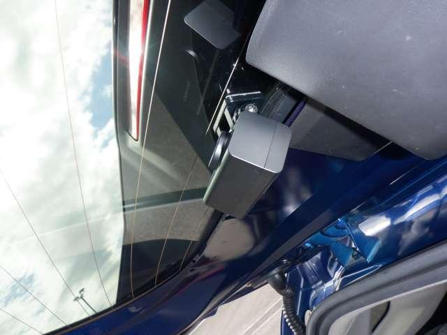 ノート １．２　Ｓ　純正ナビ　ＡＶＭ　社外ドラレコ　ＥＴＣ１．０　軽減ブレーキ　３６０°カメラ　ワンオーナー　ＬＤＷ　バックカメラ　サイドカメラ　インテリキー　イモビライザー　ＬＥＤヘッド　メモリーナビ　ドライブレコーダー　ナビＴＶ付き　ワンセグＴＶ付き　ＥＴＣ（9枚目）