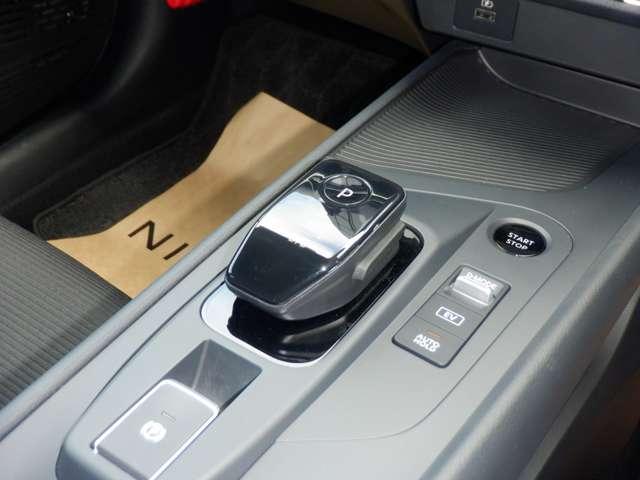 ノート １．２　Ｓ　純正ナビ　ＡＶＭ　社外ドラレコ　ＥＴＣ１．０　軽減ブレーキ　３６０°カメラ　ワンオーナー　ＬＤＷ　バックカメラ　サイドカメラ　インテリキー　イモビライザー　ＬＥＤヘッド　メモリーナビ　ドライブレコーダー　ナビＴＶ付き　ワンセグＴＶ付き　ＥＴＣ（17枚目）