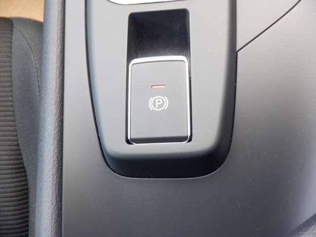 ノート １．２　Ｓ　純正ナビ　ＡＶＭ　社外ドラレコ　ＥＴＣ１．０　軽減ブレーキ　３６０°カメラ　ワンオーナー　ＬＤＷ　バックカメラ　サイドカメラ　インテリキー　イモビライザー　ＬＥＤヘッド　メモリーナビ　ドライブレコーダー　ナビＴＶ付き　ワンセグＴＶ付き　ＥＴＣ（19枚目）