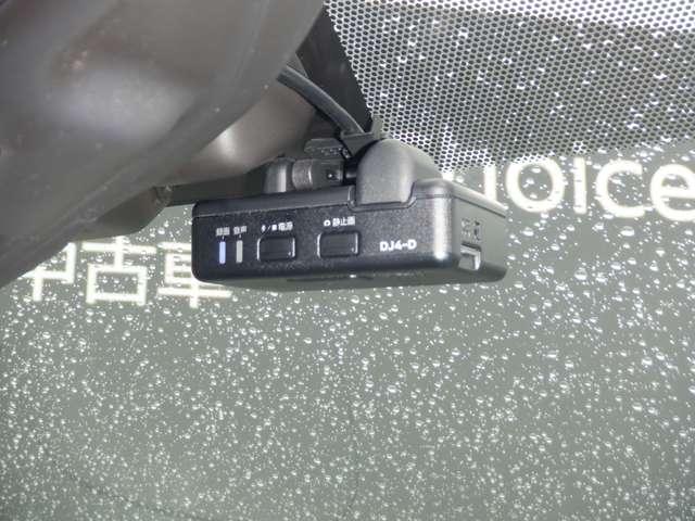 ノート 1.2 e-POWER X シーギア アラウンドモニター Bカメラ LEDライト インテリジェントキー サイドカメラ 車線逸脱警報 1オーナー アイドリングストップ オートエアコン 盗難防止システム Wエアバック ドラレコ アルミホイール(8枚目)