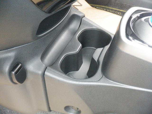 ノート 1.2 e-POWER X シーギア アラウンドモニター Bカメラ LEDライト インテリジェントキー サイドカメラ 車線逸脱警報 1オーナー アイドリングストップ オートエアコン 盗難防止システム Wエアバック ドラレコ アルミホイール(27枚目)