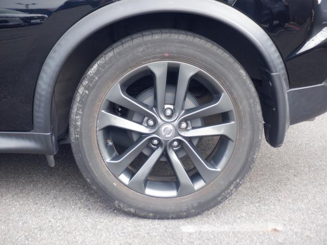 日産純正のアルミホイールです。足元からかっこよく決まってます