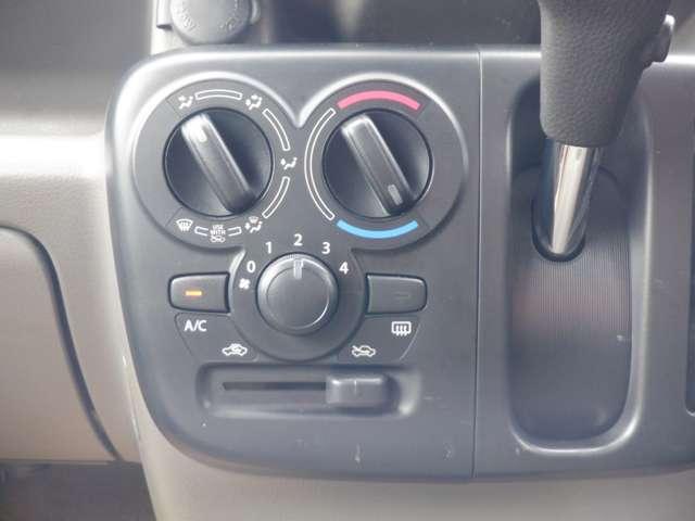 NV100クリッパーバン 660 GXターボ ハイルーフ CD ラジオチューナー インテリジェントエマージェンシーブレーキ ドラレコ 1オーナー キーレス ETC フルオートエアコン PS 寒冷地仕様 ABS 運転席エアバッグ ダブルエアバッグ イモビライザー パワーウィンドー(9枚目)