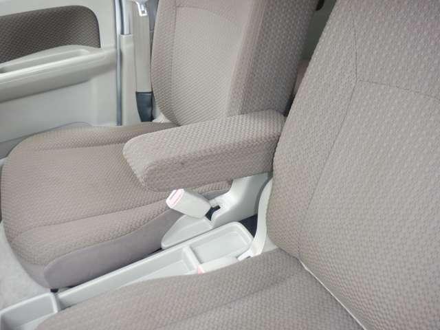 NV100クリッパーバン 660 GXターボ ハイルーフ CD ラジオチューナー インテリジェントエマージェンシーブレーキ ドラレコ 1オーナー キーレス ETC フルオートエアコン PS 寒冷地仕様 ABS 運転席エアバッグ ダブルエアバッグ イモビライザー パワーウィンドー(17枚目)