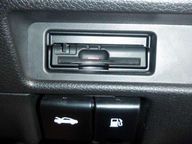 エクストレイル 2.0 20Xi 2列車 アイドリングストップ車 LEDヘットライト 寒冷地仕様 Rカメラ 盗難防止装置 インテリキー レーンキープアシスト ETC ドライブレコーダー キーフリー 1オーナー TVナビ オートエアコン ABS(10枚目)