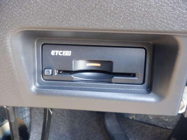 セレナ 2.0 ハイウェイスターV メーカーナビ 後席モニター W電動スライド レーダークルコン レーンアシスト LEDランプ ワンオーナー車 盗難防止システム ETC装備 カーテンエアバッグ アルミホイール キーフリー メモリ-ナビ ナビTV エアコン ドラレコ(9枚目)