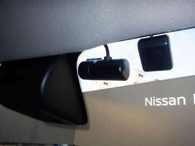 ルークス 660 X 片側電動スライドドア AVM ドラレコ前室内 アラモニ 前後衝突軽減ブレーキ ワンオーナー車 禁煙 車線逸脱防止 ETC スマートキー キーフリー ドライブレコーダー i-stop フルオートエアコン パワーウインドウ LED バックカメラ(8枚目)