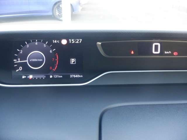 セレナ ２．０　ハイウェイスター　Ｖ　純正ナビ　プロパイロット　ドラレコ前後　１オナ　アルミ　衝突被害軽減　ＬＤＰ　エアバッグ　両側オートスライドドア　ＬＥＤライト　インテリジェントキー　メモリーナビ　アダプティブクルーズコントロール　アイドリングストップ　ナビＴＶ　ドラレコ（11枚目）