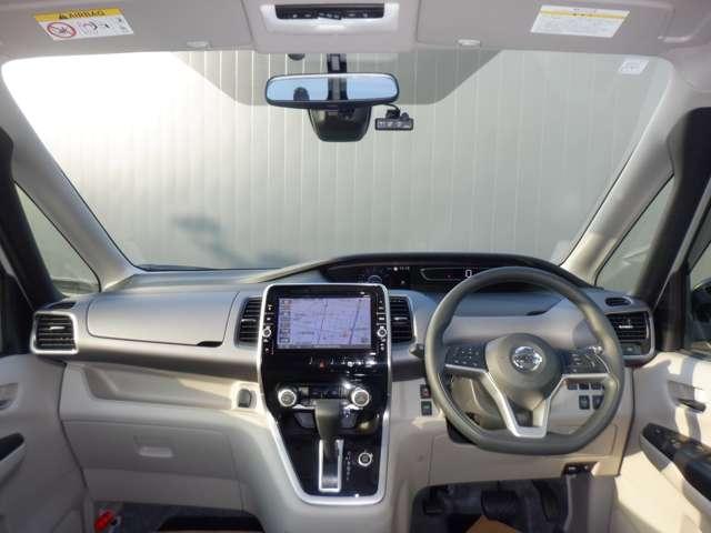 セレナ ２．０　Ｘ　ＶセレクションＩＩ　後席モニター　両側オートスライドドア（3枚目）