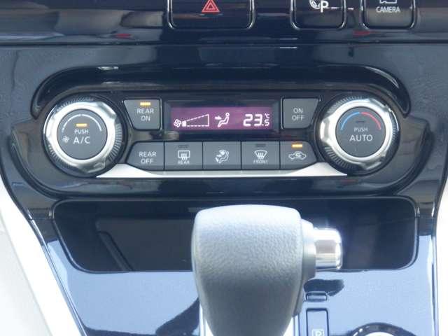 セレナ ２．０　Ｘ　ＶセレクションＩＩ　後席モニター　両側オートスライドドア（12枚目）