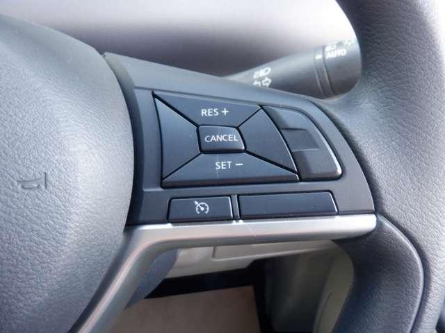 セレナ ２．０　Ｘ　ＶセレクションＩＩ　後席モニター　両側オートスライドドア（14枚目）