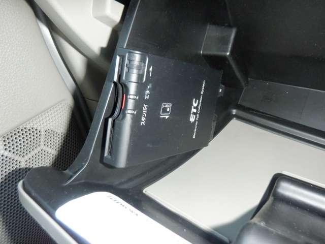 ＮＶ１００クリッパーリオ ６６０　Ｅ　純正ナビ　片側オートスライドドア　ＥＴＣ　１オーナ　ＥＴＣ　セキュリティアラーム　インテリキー　オートエアコン　ドライブレコーダー　メモリーナビ　ナビＴＶ　アルミホイール　ＡＢＳ　ワンセグ　キーレス　エアバッグ　Ｗエアバック　寒冷地仕様（8枚目）