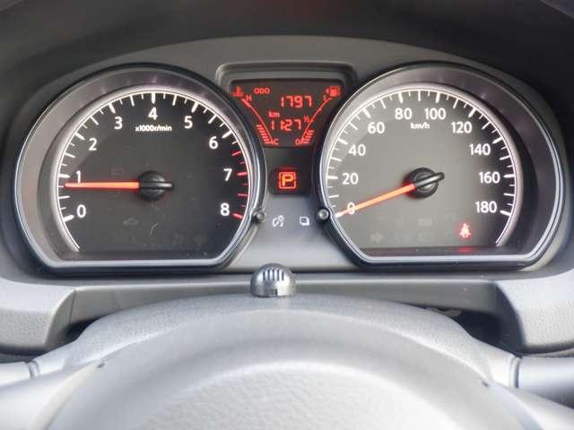 ノート １．２　Ｘ　Ｖセレクション　純正ナビ　バックカメラ　衝突被害軽減装置　バックビューモニター　レーンキープ　ワンオーナー　イモビライザー　ドラレコ付　オートエアコン　Ａストップ　Ｗエアバック　ＡＢＳ　メモリーナビ　ナビＴＶ　キーレス　エアバッグ　ワンセグ（10枚目）