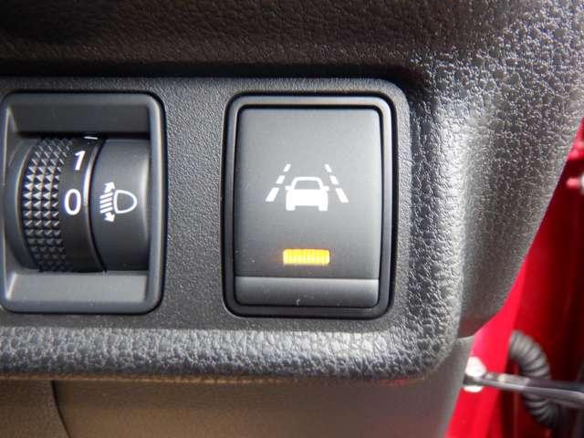 ノート １．２　Ｘ　Ｖセレクション　純正ナビ　バックカメラ　衝突被害軽減装置　バックビューモニター　レーンキープ　ワンオーナー　イモビライザー　ドラレコ付　オートエアコン　Ａストップ　Ｗエアバック　ＡＢＳ　メモリーナビ　ナビＴＶ　キーレス　エアバッグ　ワンセグ（15枚目）