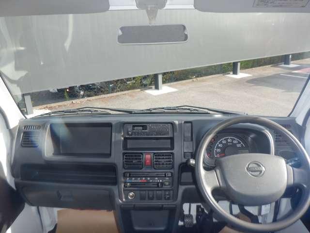 ＮＴ１００クリッパートラック ６６０　ＤＸ　農繁仕様　４ＷＤ　ラジオチューナー　四駆　パワステ　エアコン　エアバッグ（3枚目）