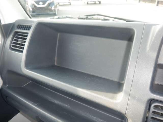 ＮＴ１００クリッパートラック ６６０　ＤＸ　農繁仕様　４ＷＤ　ラジオチューナー　四駆　パワステ　エアコン　エアバッグ（17枚目）
