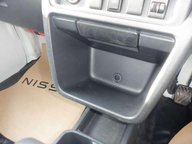 ＮＴ１００クリッパートラック ６６０　ＤＸ　農繁仕様　４ＷＤ　ラジオチューナー　四駆　パワステ　エアコン　エアバッグ（19枚目）
