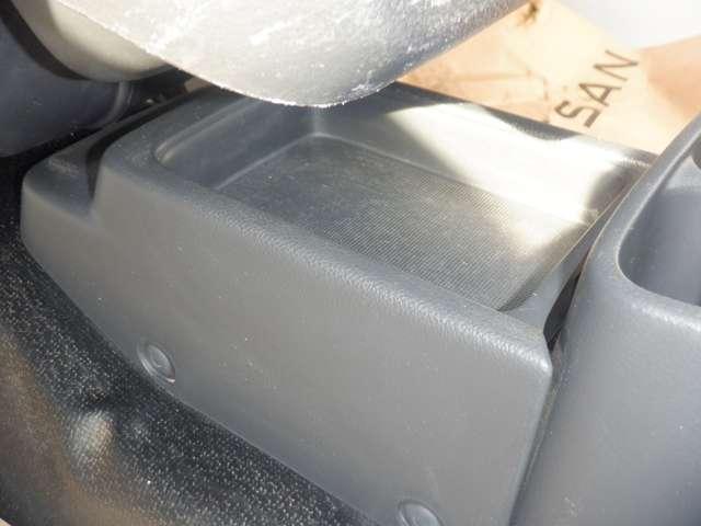 ＮＴ１００クリッパートラック ６６０　ＤＸ　農繁仕様　４ＷＤ　ラジオチューナー　四駆　パワステ　エアコン　エアバッグ（20枚目）