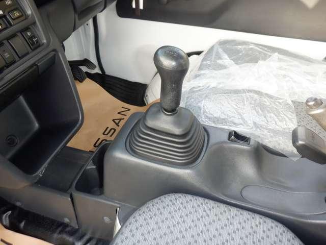 ＮＴ１００クリッパートラック ６６０　ＤＸ　農繁仕様　４ＷＤ　１オーナー　四駆　パワステ　エアコン　エアバッグ（9枚目）