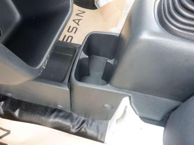 ＮＴ１００クリッパートラック ６６０　ＤＸ　農繁仕様　４ＷＤ　１オーナー　四駆　パワステ　エアコン　エアバッグ（15枚目）