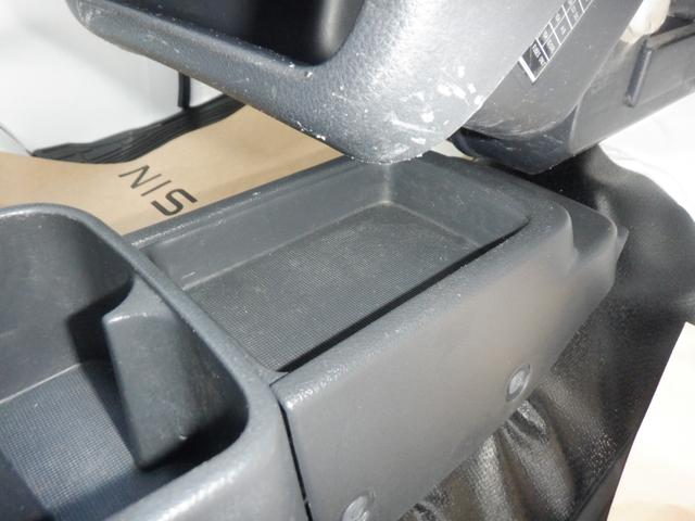 ＮＴ１００クリッパートラック ６６０　ＤＸ　農繁仕様　４ＷＤ　１オーナー　四駆　パワステ　エアコン　エアバッグ（21枚目）