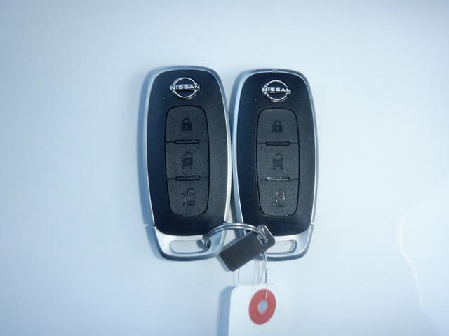 �C���e���W�F���g�L�[�̓J�o������o�����Ɍg�т��Ă��邾���ŃG���W���n����h�A���b�N�Ȃǂ��ł��銵���ƕ֗��ȃL�[�ł�