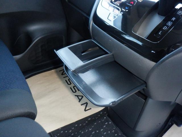 �Z���^�[�ɂ̓e�[�u�����J�b�v�t�H���_�[�����Ă܂��B�ܘ_�A�K�v�łȂ��Ƃ��́A���[�ł��܂��B