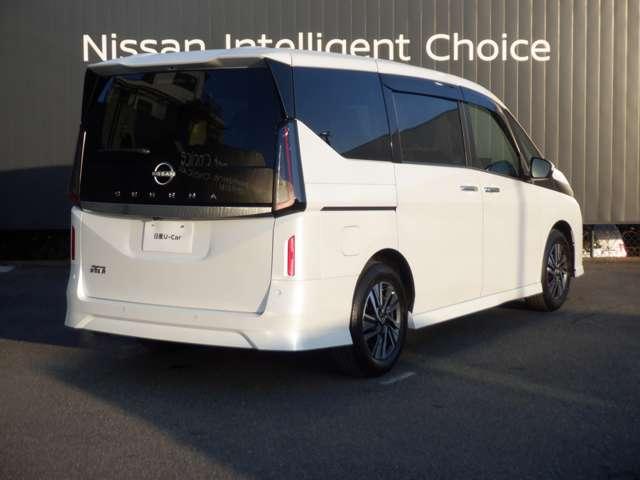 セレナ ２．０　ハイウェイスターＶ　純正ナビ　後席モニター　Ｗ電動スライド　レーダークルコン　レーンアシスト　ＬＥＤランプ　ワンオーナー車　盗難防止システム　ＥＴＣ装備　カーテンエアバッグ　アルミホイール　キーフリー　メモリ－ナビ　ナビＴＶ　エアコン　ドラレコ（2枚目）