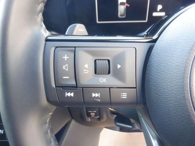 セレナ ２．０　ハイウェイスターＶ　純正ナビ　後席モニター　Ｗ電動スライド　レーダークルコン　レーンアシスト　ＬＥＤランプ　ワンオーナー車　盗難防止システム　ＥＴＣ装備　カーテンエアバッグ　アルミホイール　キーフリー　メモリ－ナビ　ナビＴＶ　エアコン　ドラレコ（17枚目）