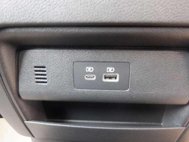 セレナ ２．０　ハイウェイスターＶ　純正ナビ　後席モニター　Ｗ電動スライド　レーダークルコン　レーンアシスト　ＬＥＤランプ　ワンオーナー車　盗難防止システム　ＥＴＣ装備　カーテンエアバッグ　アルミホイール　キーフリー　メモリ－ナビ　ナビＴＶ　エアコン　ドラレコ（20枚目）