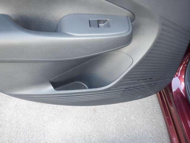 ノート １．２　Ｘ　純正ナビ　ＡＶＭ　ドラレコ前後　ＥＴＣ１．０　リアカメラ　衝突被害軽減ブレ－キ　全方位カメラ　ＥＴＣ付　アルミ　ＬＥＤヘッドライト　レーンアシスト　インテリジェントキー　ワンオーナー　ドラレコ　アイドリングストップ　盗難防止システム　ワンセグＴＶ（33枚目）