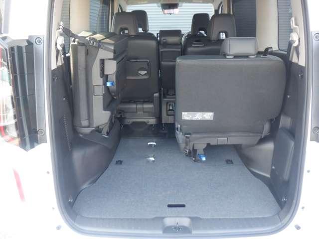 セレナ ２．０　ハイウェイスターＶ　メーカーナビ　　プロパイロット　Ｗ電動スライド　レーダークルコン　レーンアシスト　ＬＥＤランプ　ワンオーナー車　盗難防止システム　ＥＴＣ装備　カーテンエアバッグ　アルミホイール　キーフリー　メモリ－ナビ　ナビＴＶ　エアコン　ドラレコ（41枚目）