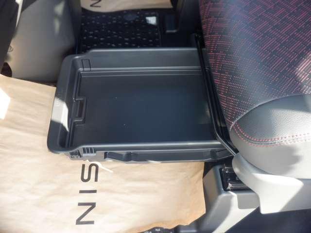 ルークス ６６０　ハイウェイスターＧターボ　プロパイロット　エディショ　純正ナビ　ＡＶＭ　ドラレコ前後室内　ＥＴＣ２．０　両側Ｐスライドドア　ワンオ－ナ－　３６０ビュー　Ｗエアバック　ＬＫＡ　ＡＡＣ　Ｉ－ＳＴＯＰ　スマ－トキ－　ＡＣＣ　ドライブレコーダ　パワーステアリング（33枚目）