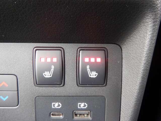 ��Ȃɂ��V�[�g�q�[�^�[���������Ă��܂��B